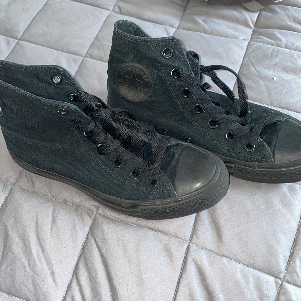Black high top converse